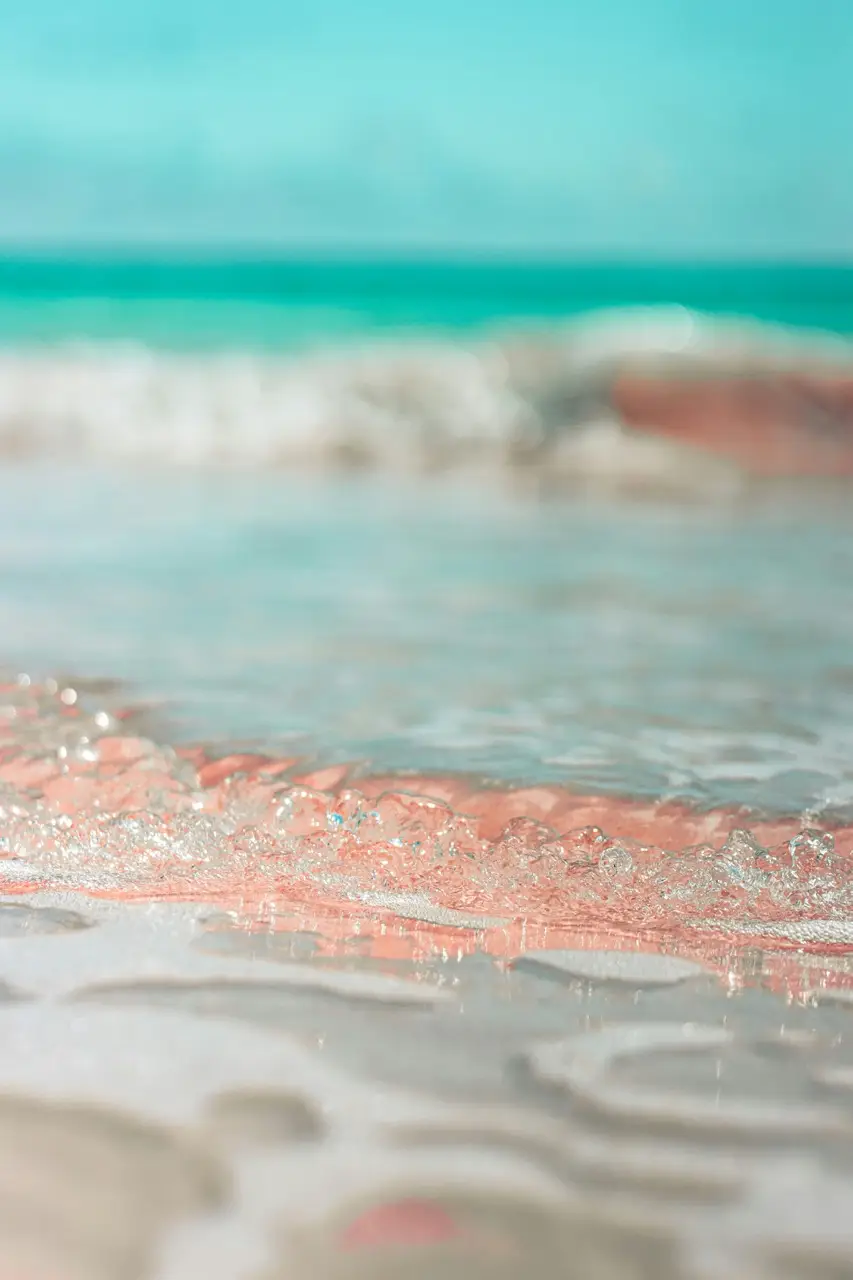 Bermuda crystal clear water with Pink sand